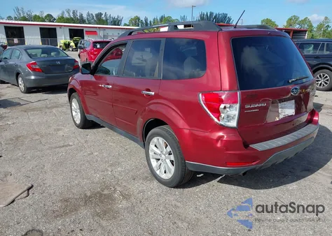2013 Subaru Forester 2.5X Premium z USA, uszkodzony, nr VIN JF2SHADC1DH442614